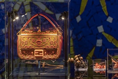 Mostra Hand in Hand Fendi: il saper fare italiano 